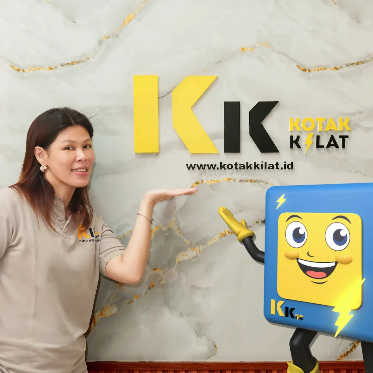 Tentang Kotak Kilat